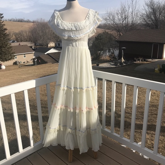 Gunne Sax Dresses & Skirts - Gunne Sax Vintage Dress 1970’s Ivory Lace Maxi Tiered Romantic Flowing Size 13